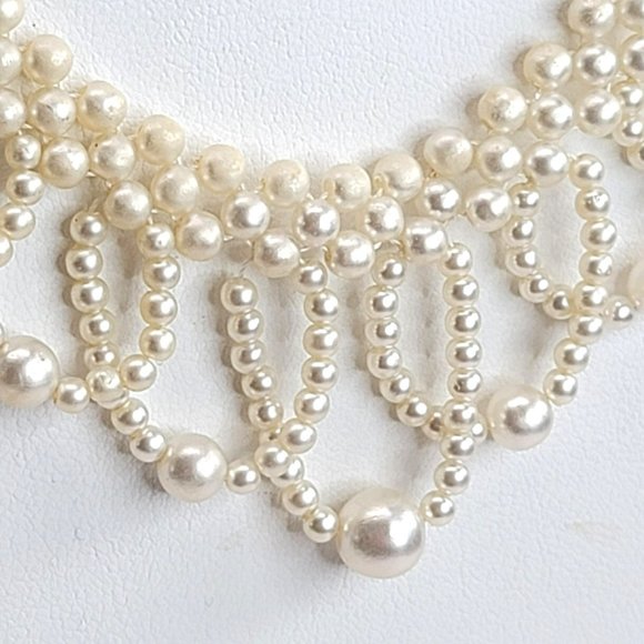 Beaded Necklace Gold Tone and Faux Pearl Vintage White Cream 17" DH776 - Picture 2 of 5